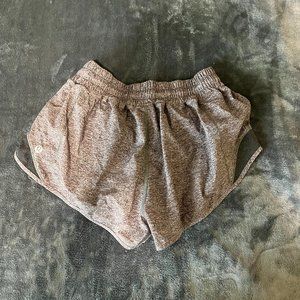 Lululemon Hotty Hot Short II *2.5" Size 4